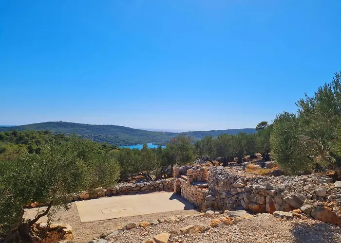 Luxury Stone House In A Nature Park * Sali