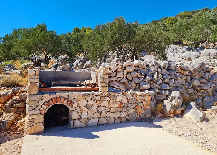 Luxury Stone House In A Nature Park Hébergement de vacances