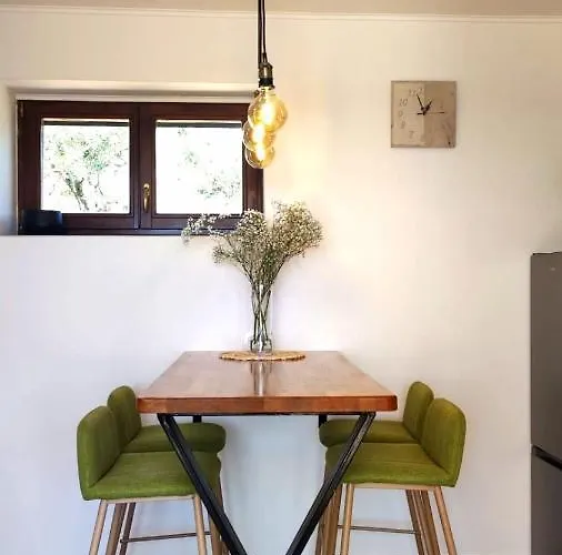 Дом отдыха Luxury Stone House In A Nature Park